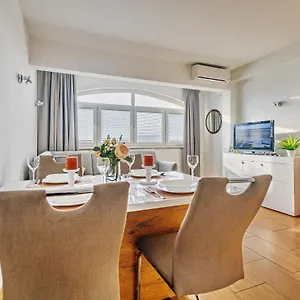 https://comfort-apartments-in-peaceful-area-zadar-with-garden.hotelinzadar.com